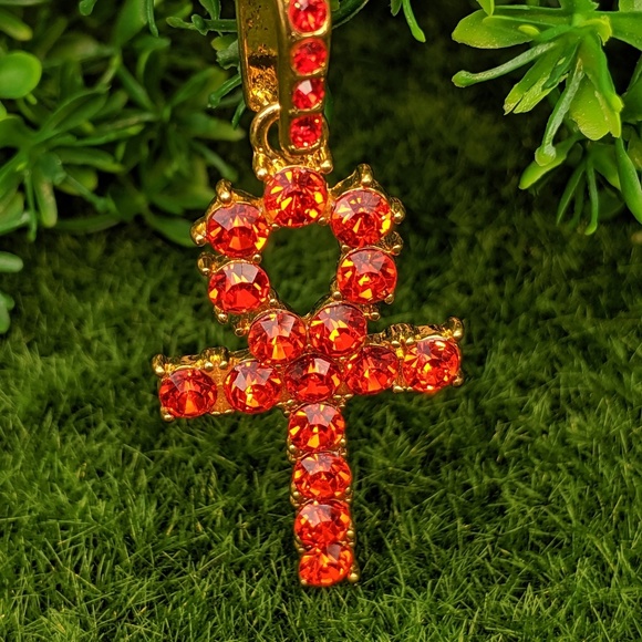 Other - 🆕Egyptian Ankh & 20" Cuban Chain